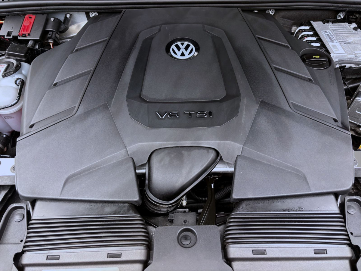 Thumb 18: Volkswagen Touareg 3.0 TSI Tiptronic 4M R-LINE STDHZG PANO IQ.LIGHT LM22