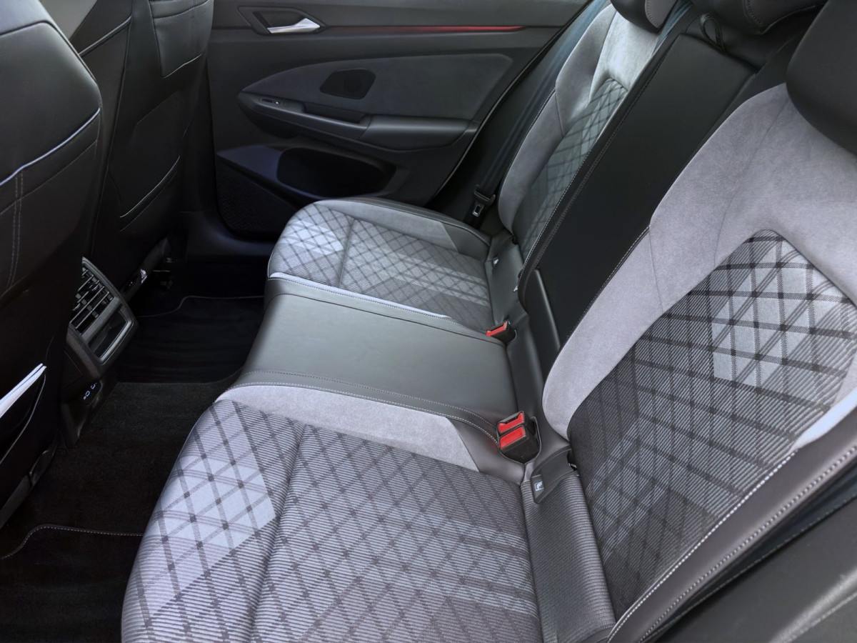 Thumb 15: Volkswagen Golf Variant 2.0 TDI DSG R-LINE AHK KAMERA NAVI PDC