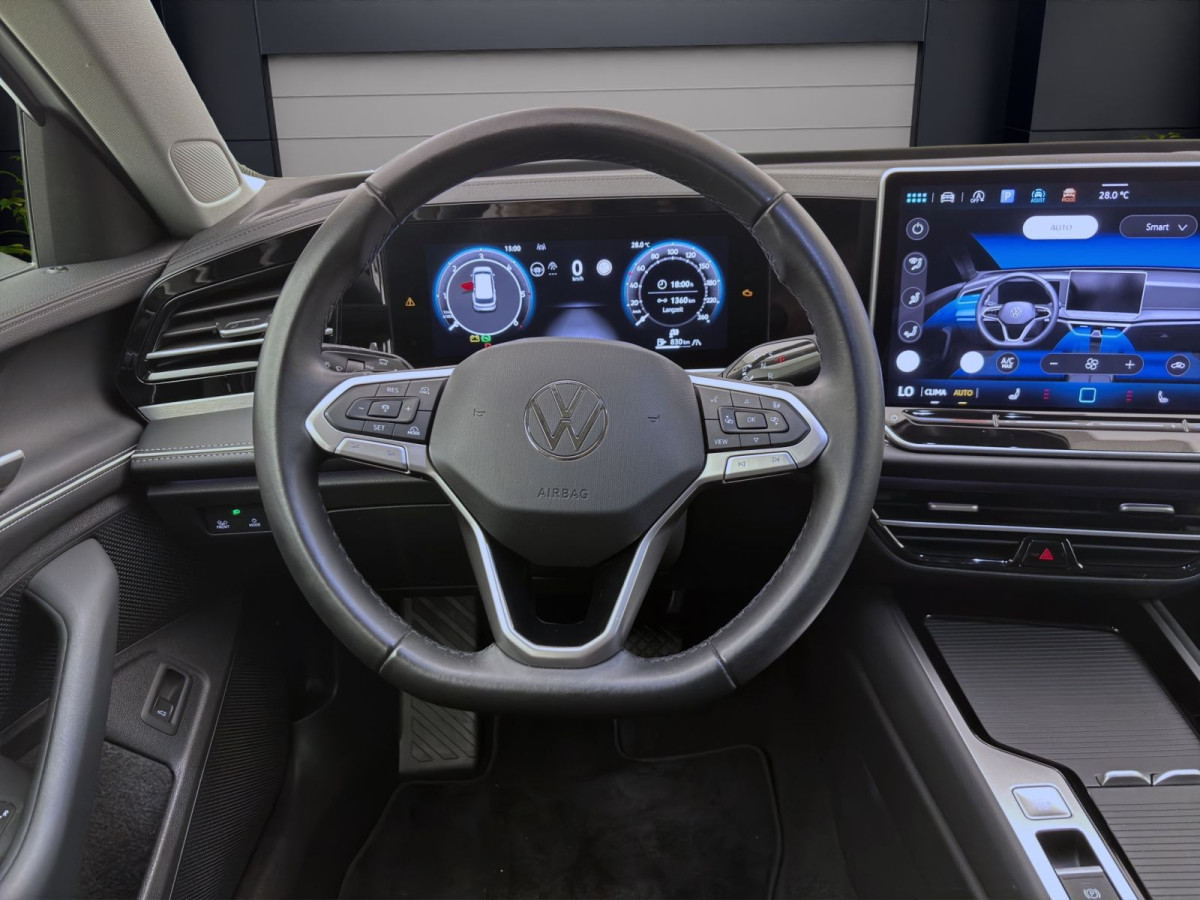 Thumb 11: Volkswagen Passat Variant 2.0 TDI DSG ELEGANCE STDHZG AHK NAVI IQ.LIGHT