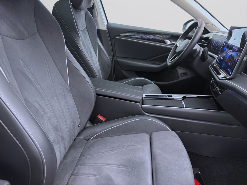 Bild 16: Volkswagen Passat Variant 2.0 TDI DSG ELEGANCE STDHZG PANO AHK NAVI