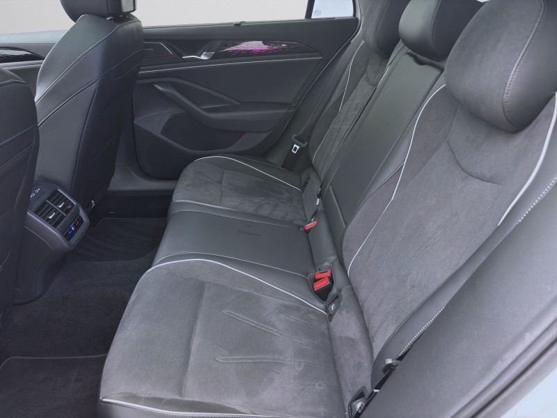 Bild 15: Volkswagen Passat Variant 2.0 TDI DSG ELEGANCE PANO AHK NAVI IQ.LIGHT