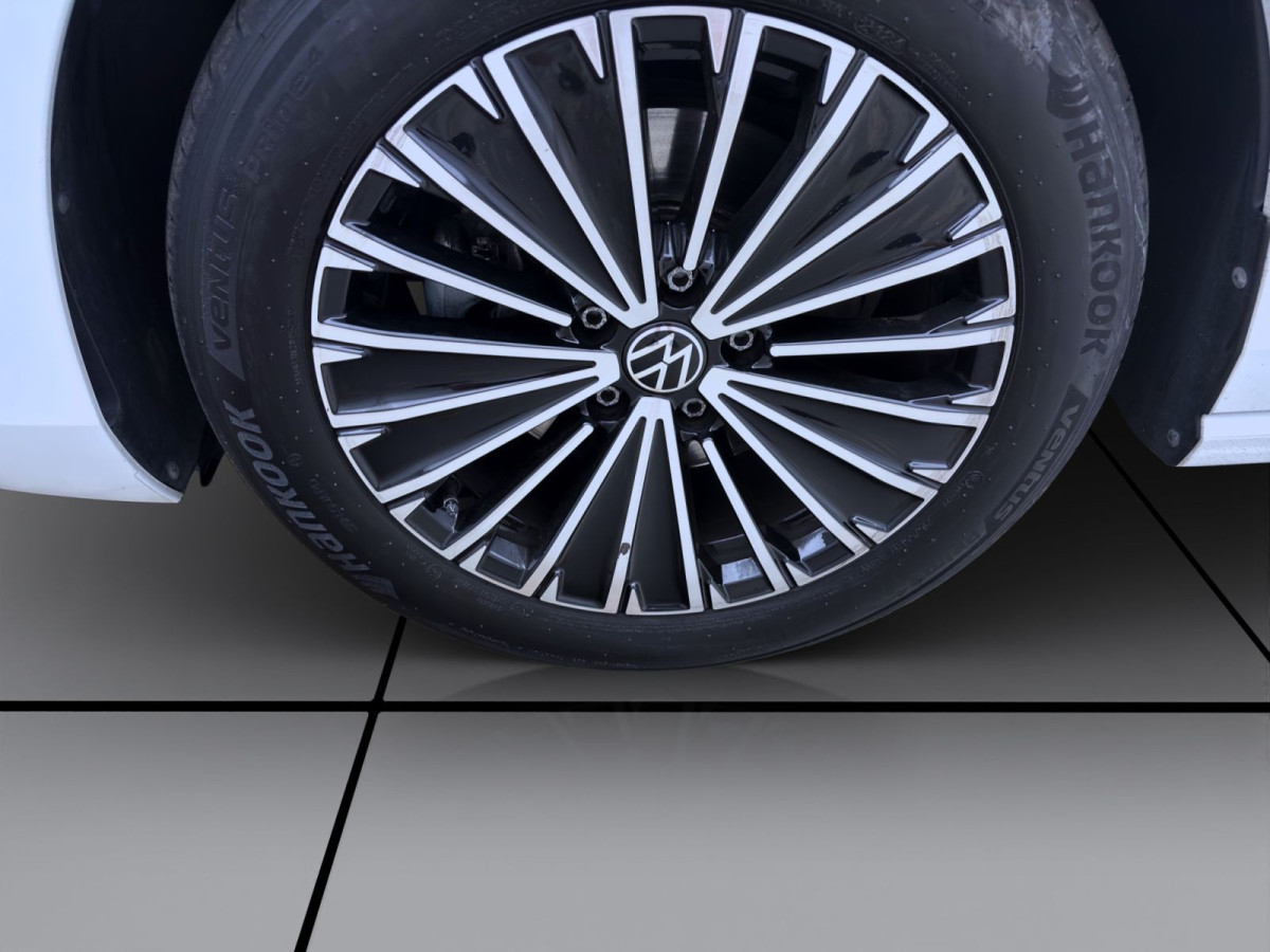 Thumb 8: Volkswagen Passat Variant 2.0 TDI DSG ELEGANCE PANO AHK NAVI IQ.LIGHT