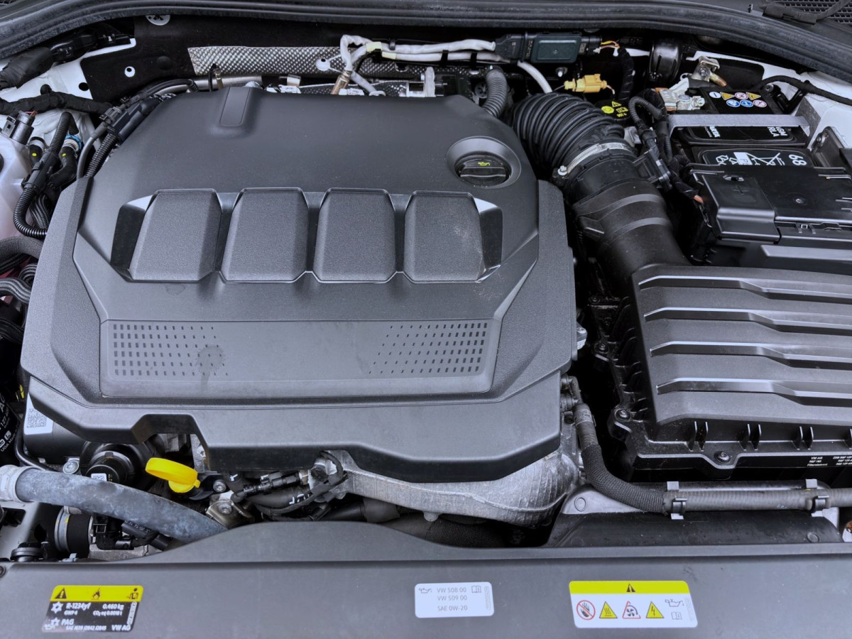 Thumb 20: Volkswagen Passat Variant 2.0 TDI DSG ELEGANCE PANO AHK NAVI IQ.LIGHT
