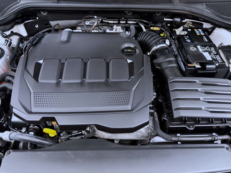 Bild 18: Škoda Octavia Combi 2.0 TDI DSG STYLE NAVI PDC SITZHZG HuD