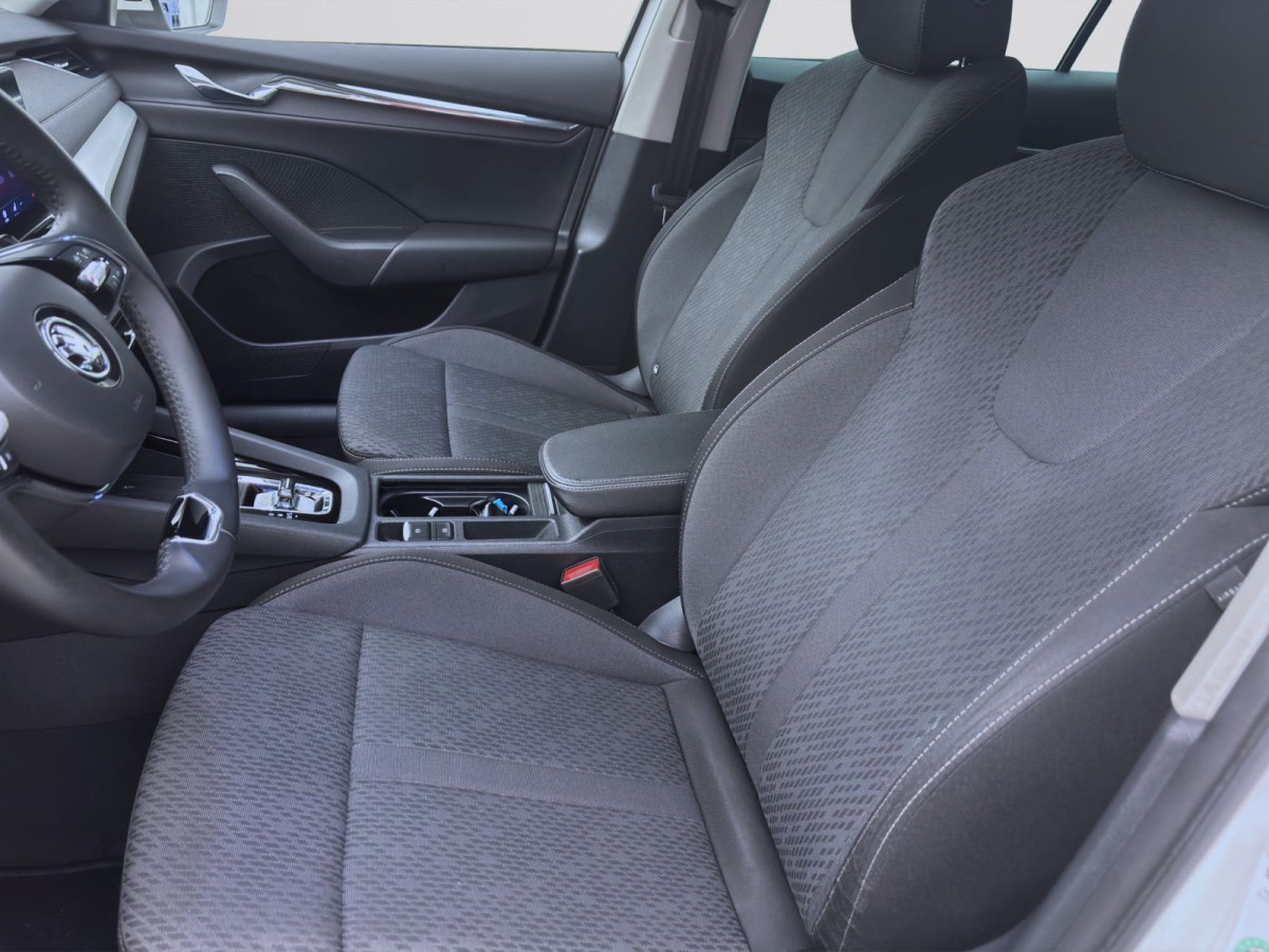 Thumb 9: Škoda Octavia Combi 2.0 TDI DSG STYLE NAVI PDC SITZHZG HuD
