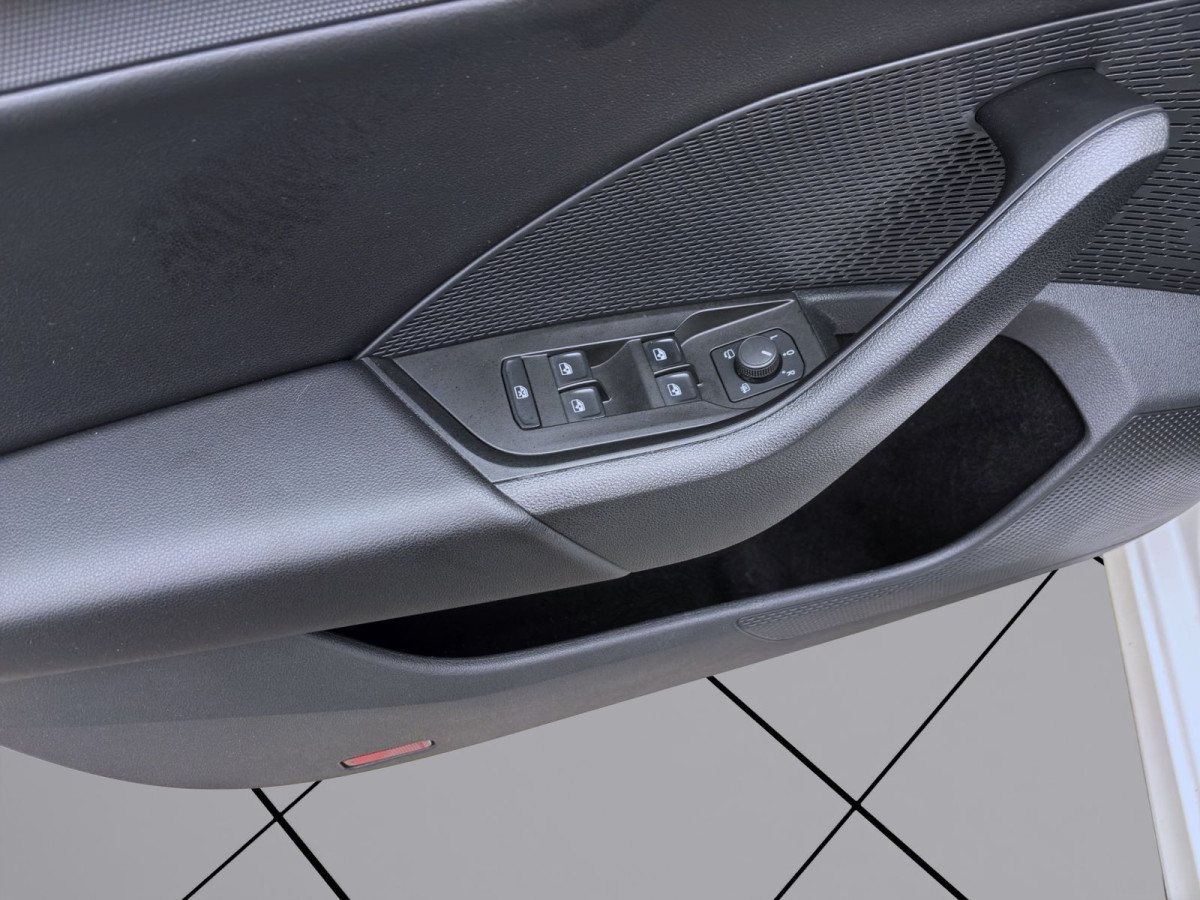 Thumb 10: Škoda Octavia Combi 2.0 TDI DSG STYLE NAVI PDC SITZHZG HuD
