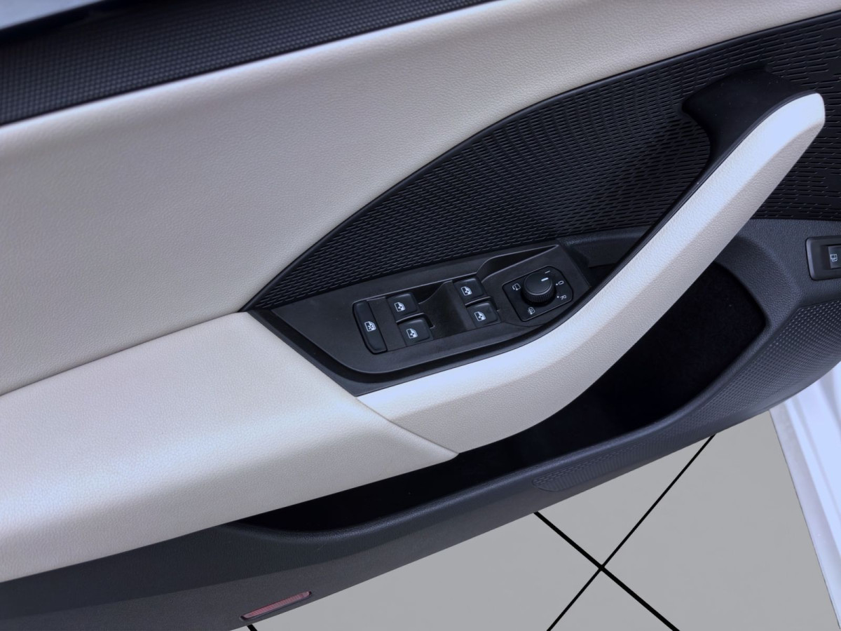 Thumb 10: Škoda Octavia Combi 1.4 TSI iV DSG STYLE STDHZG PANO NAVI