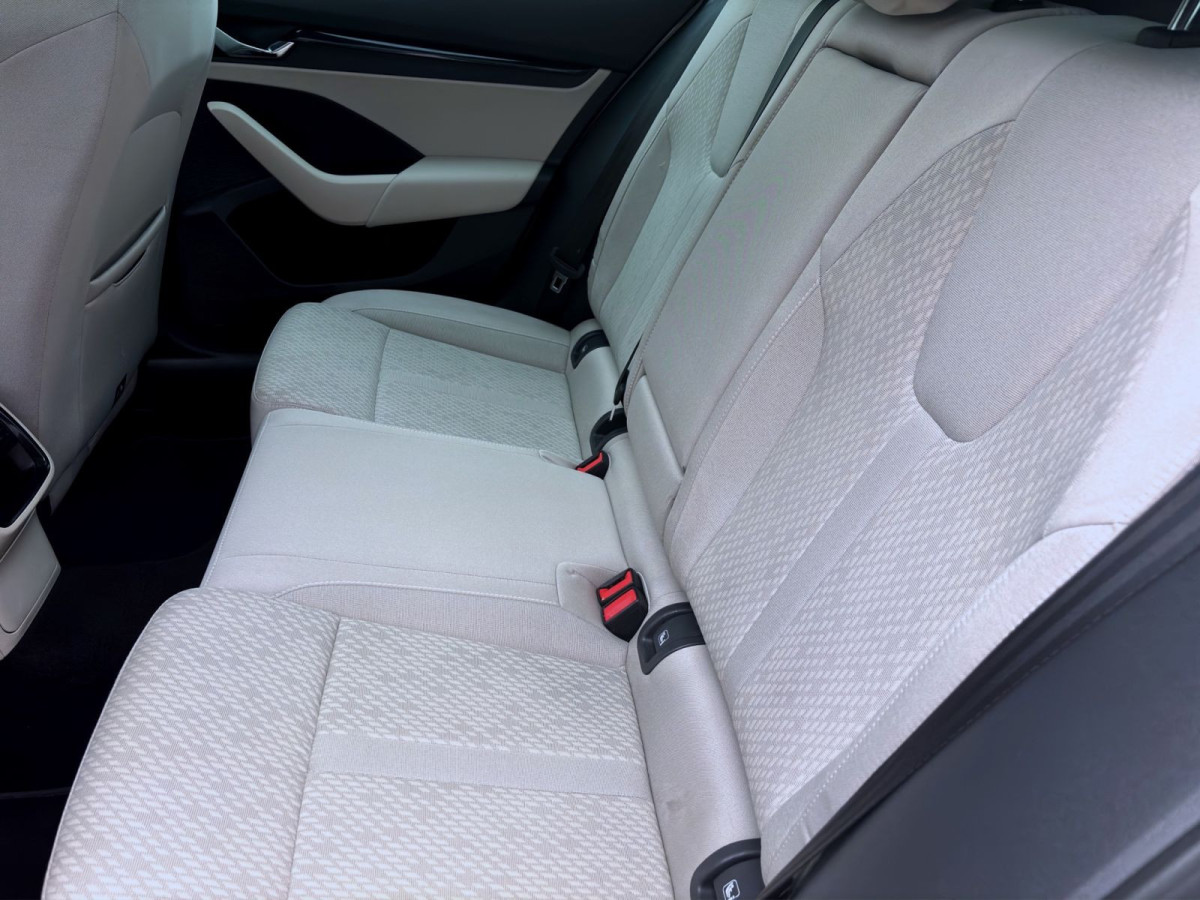 Thumb 15: Škoda Octavia Combi 1.4 TSI iV DSG STYLE STDHZG PANO NAVI