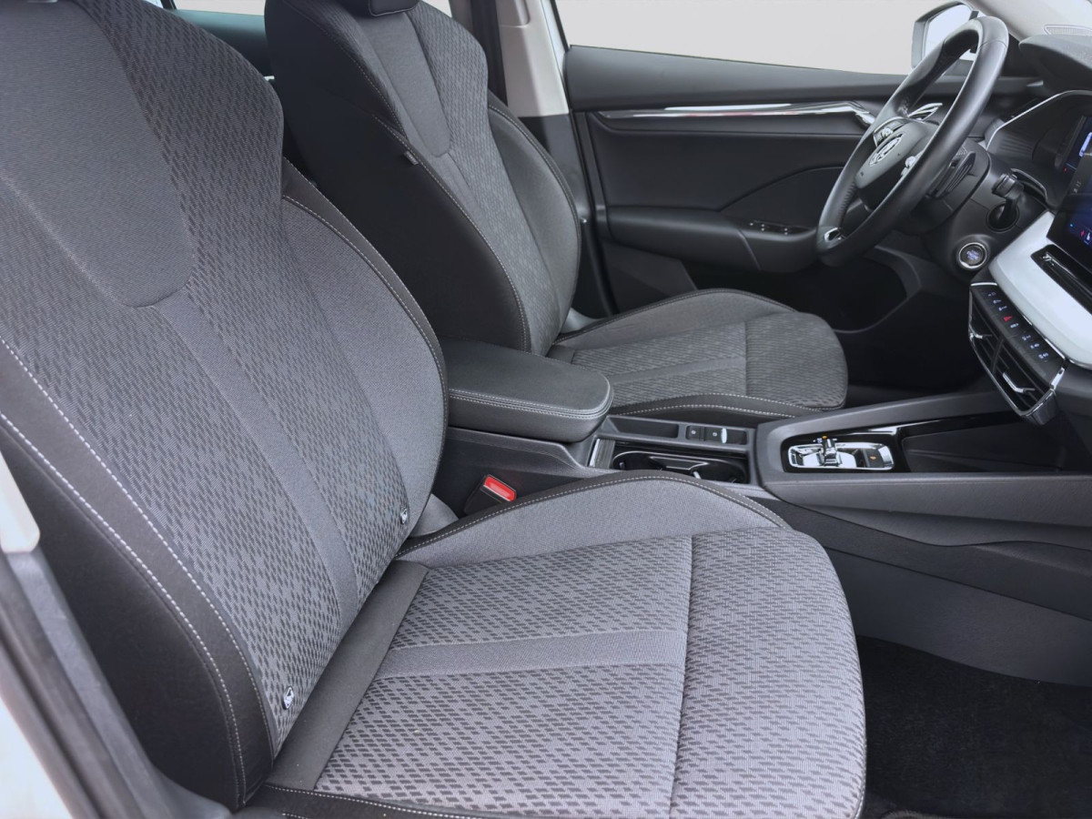 Thumb 16: Škoda Octavia Combi 2.0 TDI DSG STYLE AHK NAVI KAMERA HuD