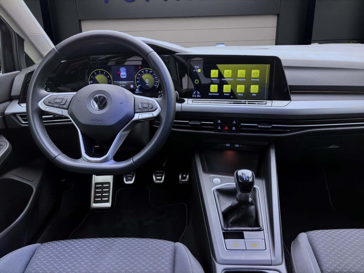 Thumb 13: Volkswagen Golf 1.5 TSI ACTIVE STDHZG NAVI HuD KAMERA