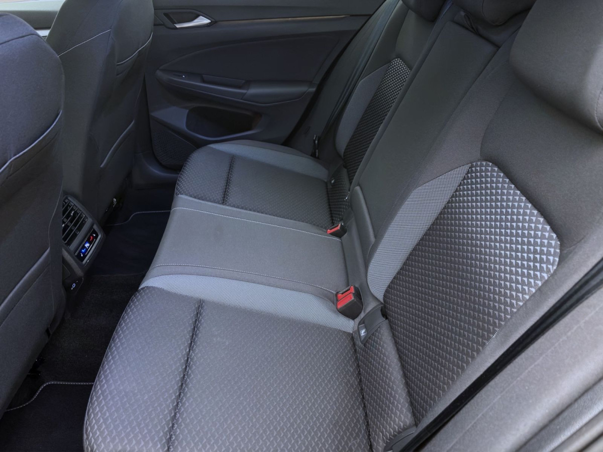 Thumb 15: Volkswagen Golf 1.5 TSI ACTIVE STDHZG NAVI HuD KAMERA