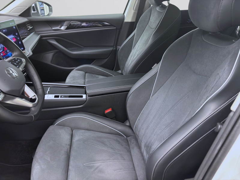 Bild 9: Volkswagen Passat Variant 2.0 TDI DSG 4M ELEGANCE STDHZG PANO AHK NAVI