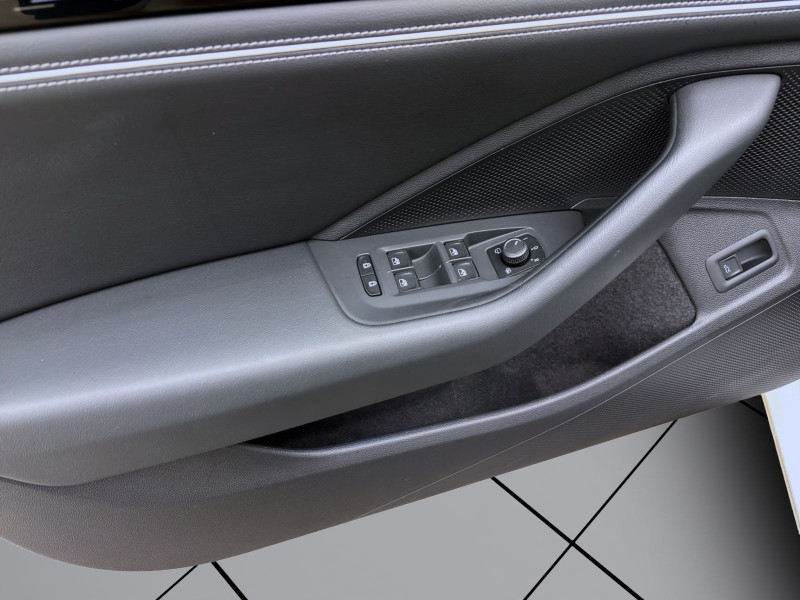 Bild 10: Volkswagen Passat Variant 2.0 TDI DSG 4M ELEGANCE STDHZG PANO AHK NAVI