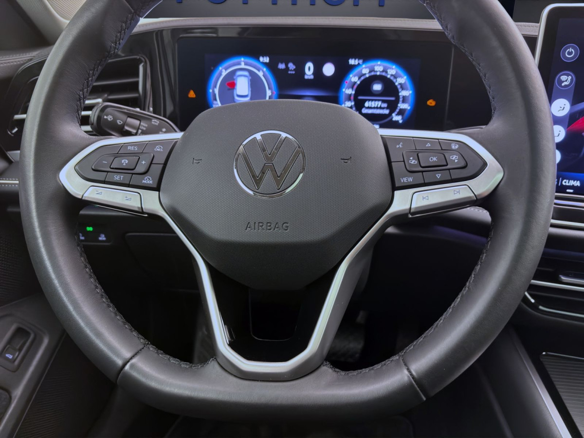Thumb 12: Volkswagen Passat Variant 2.0 TDI DSG 4M ELEGANCE STDHZG PANO AHK NAVI