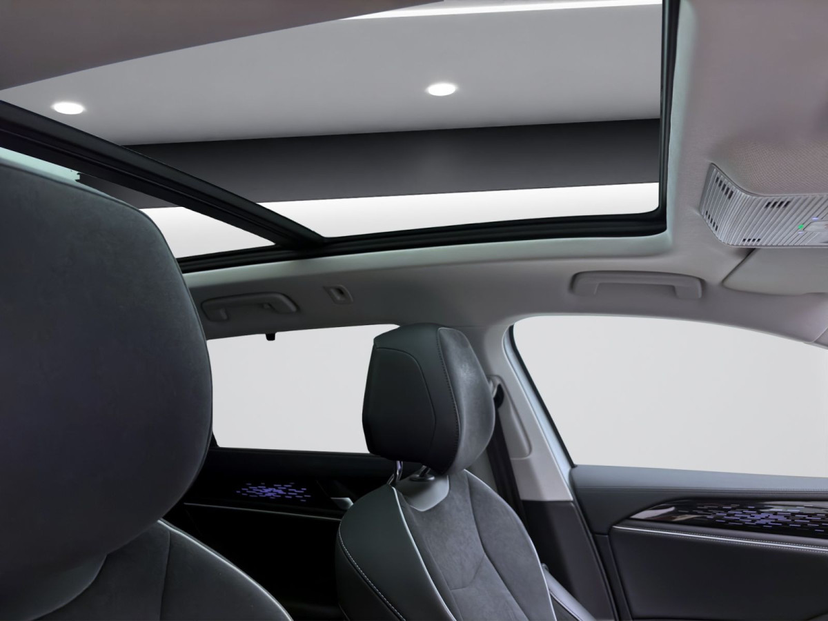 Thumb 17: Volkswagen Passat Variant 2.0 TDI DSG 4M ELEGANCE STDHZG PANO AHK NAVI