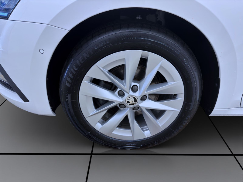 Bild 8: Škoda Octavia Combi 2.0 TDI DSG STYLE AHK NAVI PDC SITZHZG