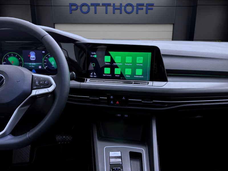 Bild 14: Volkswagen Golf 1.5 eTSI DSG STYLE STDHZG PANO NAVI HuD