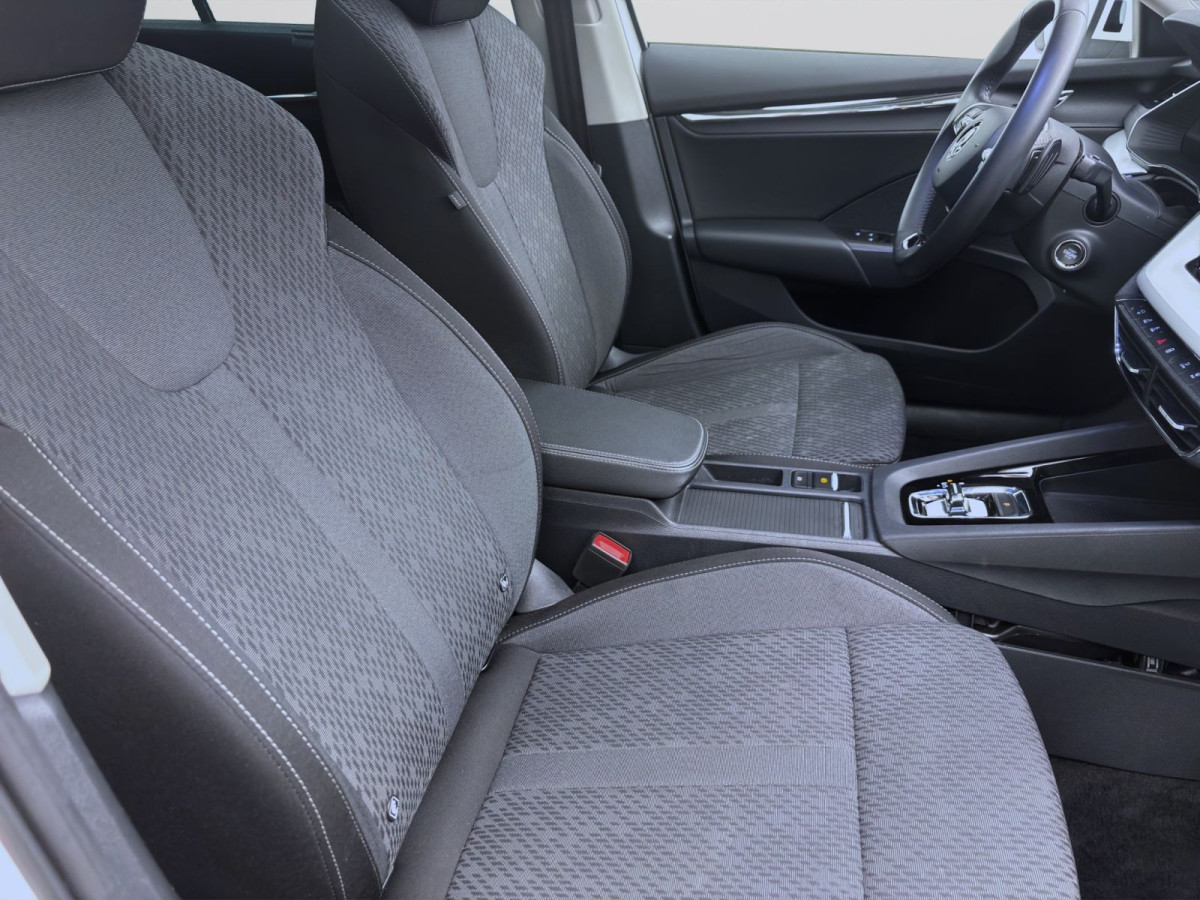 Thumb 16: Škoda Octavia Combi 2.0 TDI DSG STYLE PANO AHK NAVI PDC