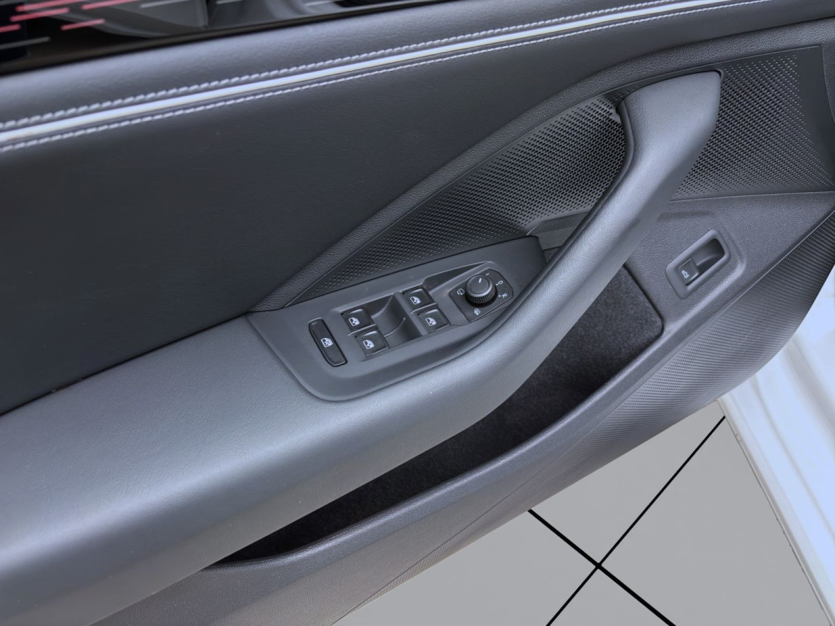 Thumb 10: Volkswagen Passat Variant 2.0 TDI DSG BUSINESS AHK NAVI KAMERA DCC