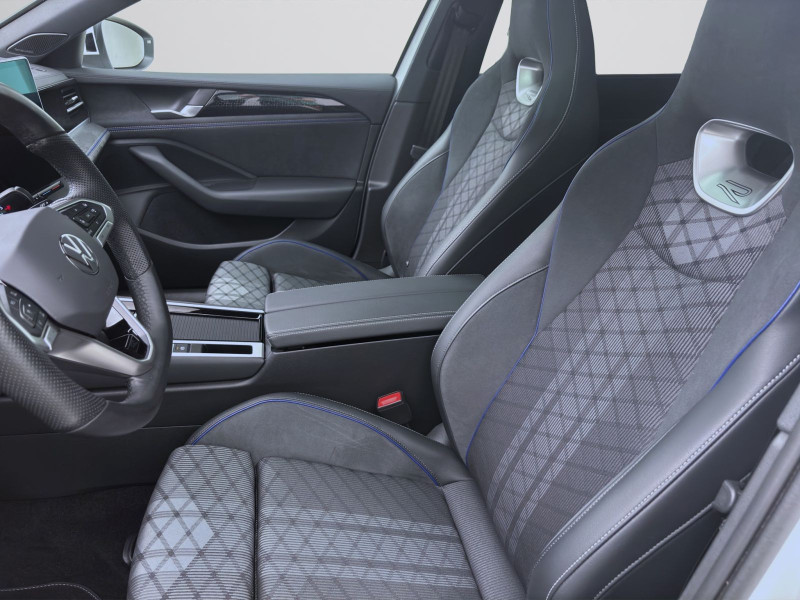 Bild 9: Volkswagen Passat Variant 2.0 TDI DSG 4M R-LINE STDHZG PANO AHK NAVI