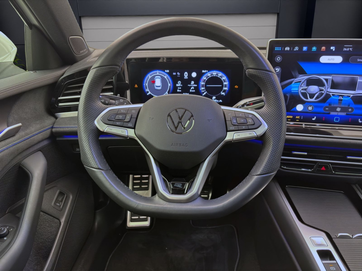 Thumb 11: Volkswagen Passat Variant 2.0 TDI DSG 4M R-LINE STDHZG PANO AHK NAVI