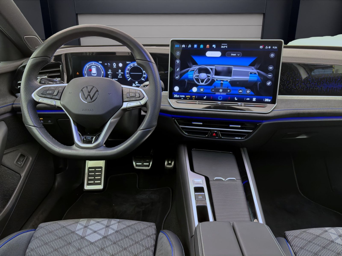Thumb 13: Volkswagen Passat Variant 2.0 TDI DSG 4M R-LINE STDHZG PANO AHK NAVI
