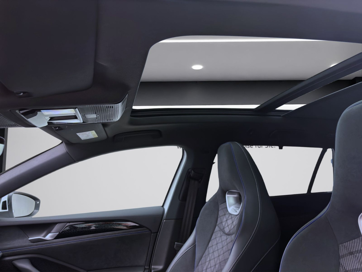 Thumb 17: Volkswagen Passat Variant 2.0 TDI DSG 4M R-LINE STDHZG PANO AHK NAVI