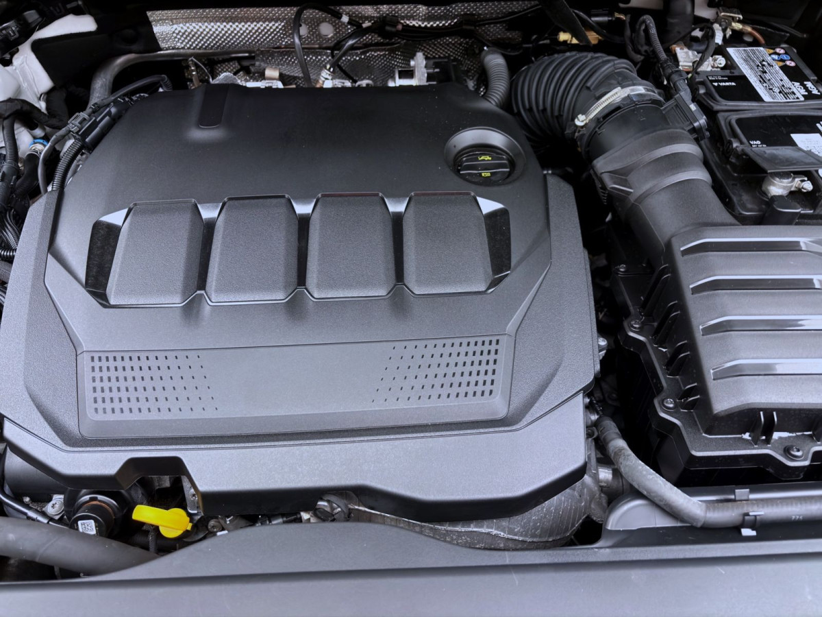 Thumb 18: Volkswagen Tiguan 2.0 TDI DSG ELEGANCE STDHZG NAVI KAMERA MATRIX