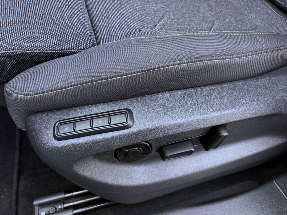 Thumb 16: Škoda Kodiaq 2.0 TDI DSG SELECTION AHK KAMERA NAVI PDC