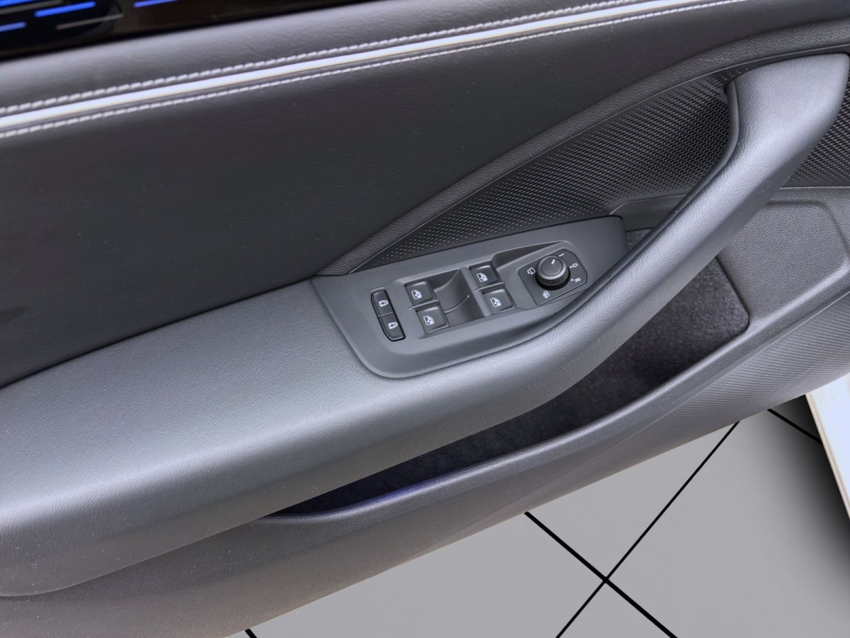 Thumb 10: Volkswagen Passat Variant 2.0 TDI DSG BUSINESS NAVI KAMERA SITZHZG PDC