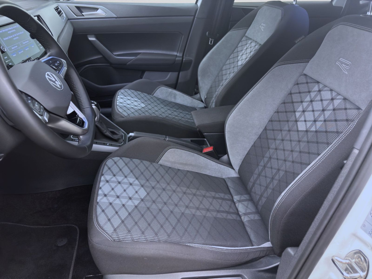 Thumb 9: Volkswagen Polo 1.0 TSI DSG R-LINE MATRIX NAVI KLIMA SHZG