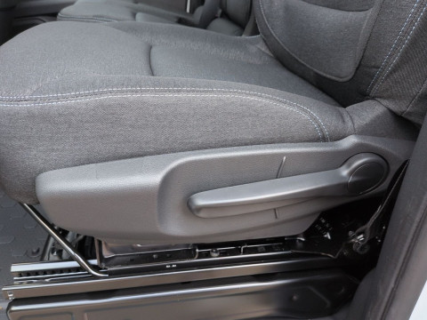 Ansicht 18 - Neuwagen Fahrzeug, Modell Primastar der Marke Nissan von Verkäufer C. Thomsen GmbH
