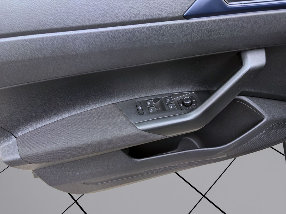 Thumb 10: Volkswagen Polo 1.0 TSI UNITED NAVI SITZHZG KLIMA DAB+