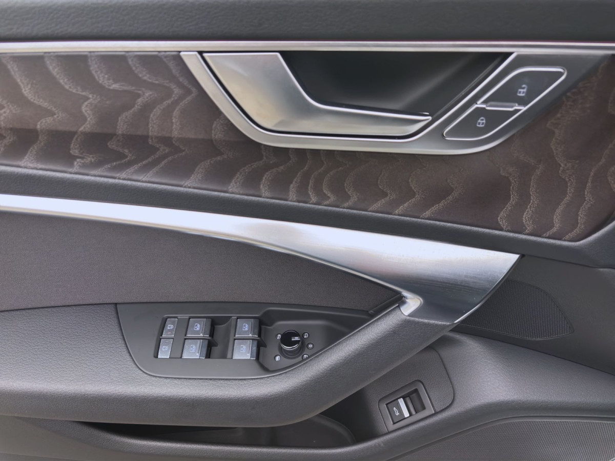 Thumb 10: Audi A6 Avant 40 TDI SPORT STDHZG PANO AHK MATRIX NAVI