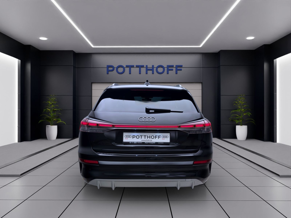 Thumb 3: Audi Q4 e-tron PERFORMANCE S LINE STDHZG AHK SONOS HuD 360° NAVI