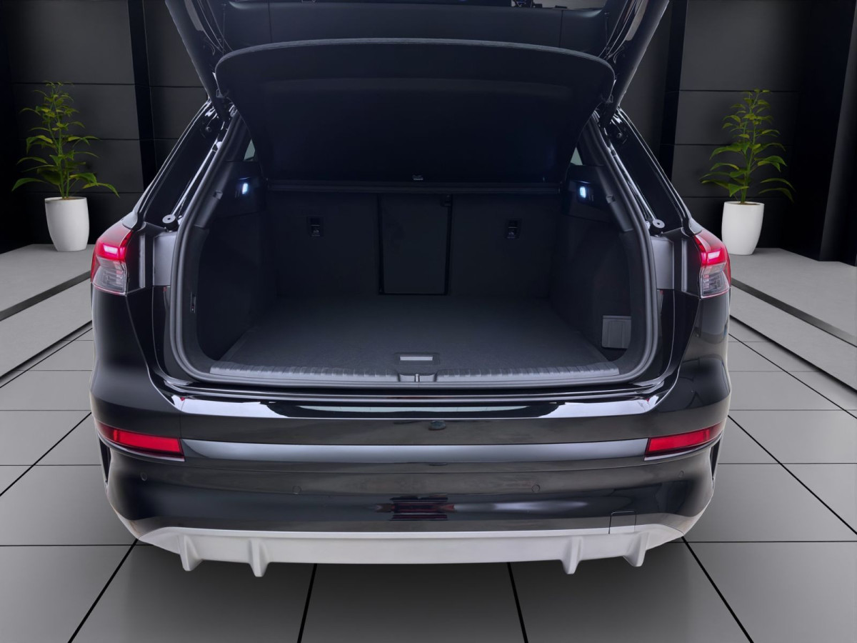 Thumb 4: Audi Q4 e-tron PERFORMANCE S LINE STDHZG AHK SONOS HuD 360° NAVI