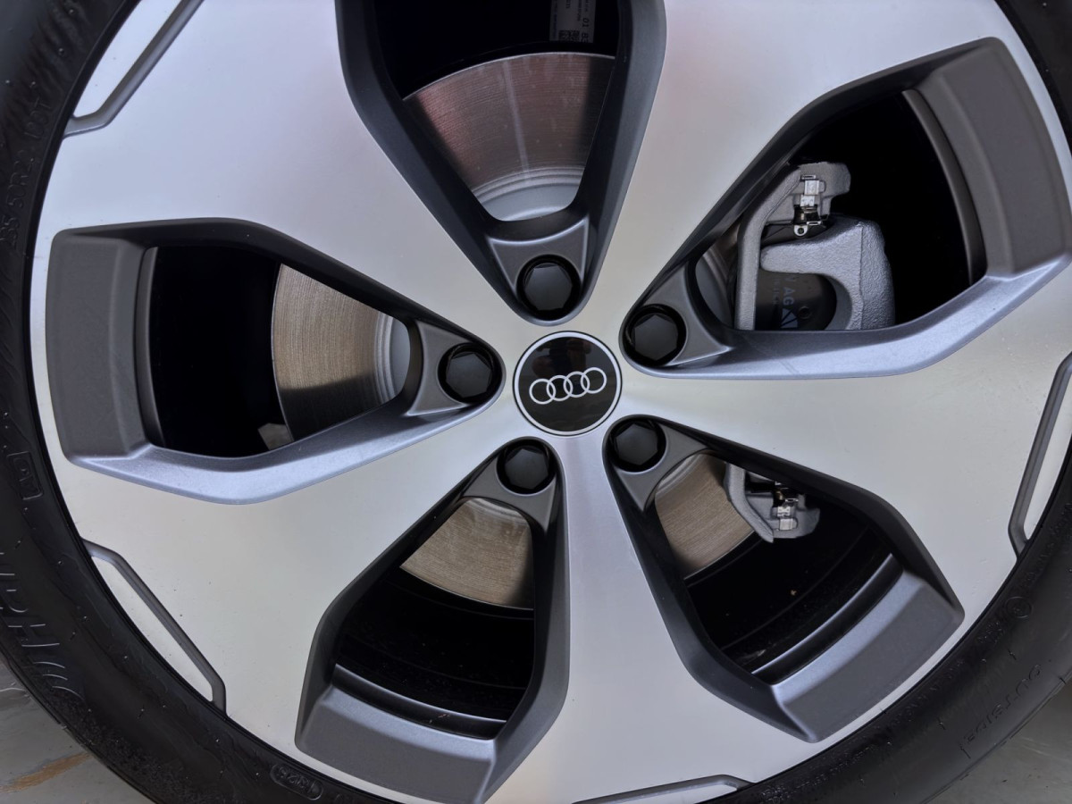 Thumb 20: Audi Q4 e-tron PERFORMANCE S LINE STDHZG AHK SONOS HuD 360° NAVI