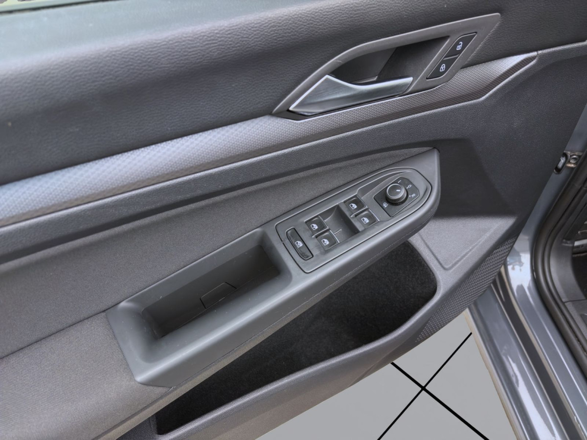 Thumb 10: Volkswagen Golf 2.0 TDI DSG ACTIVE AHK KAMERA NAVI PDC