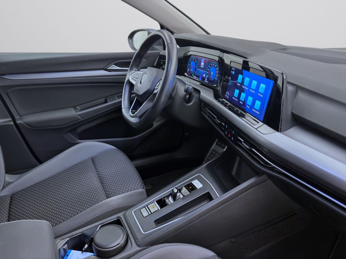 Thumb 17: Volkswagen Golf 2.0 TDI DSG ACTIVE AHK KAMERA NAVI PDC