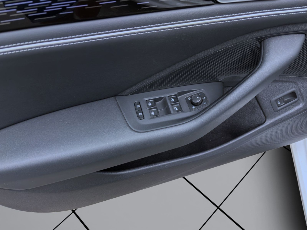 Thumb 10: Volkswagen Passat Variant 2.0 TDI DSG BUSINESS AHK KAMERA NAVI PDC