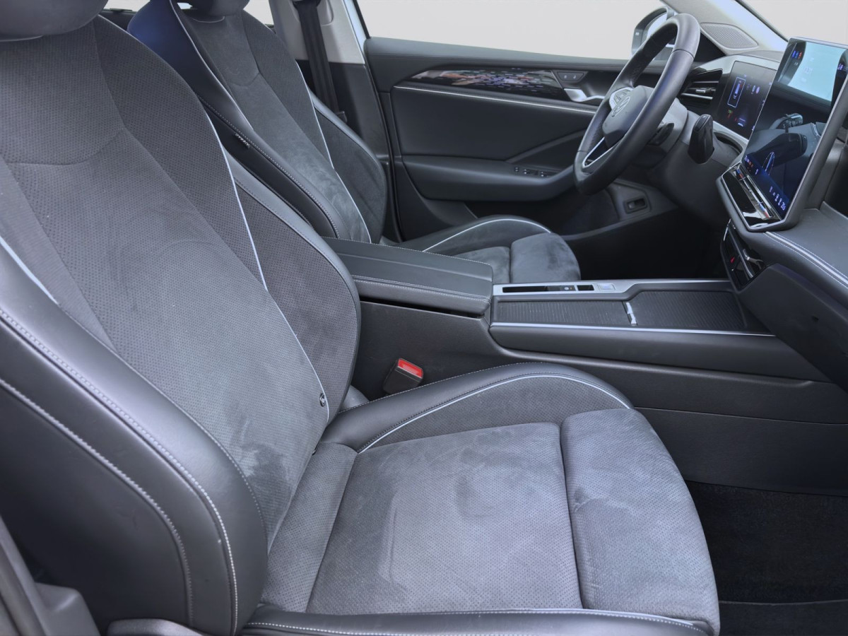 Thumb 16: Volkswagen Passat Variant 2.0 TDI DSG BUSINESS AHK KAMERA NAVI PDC
