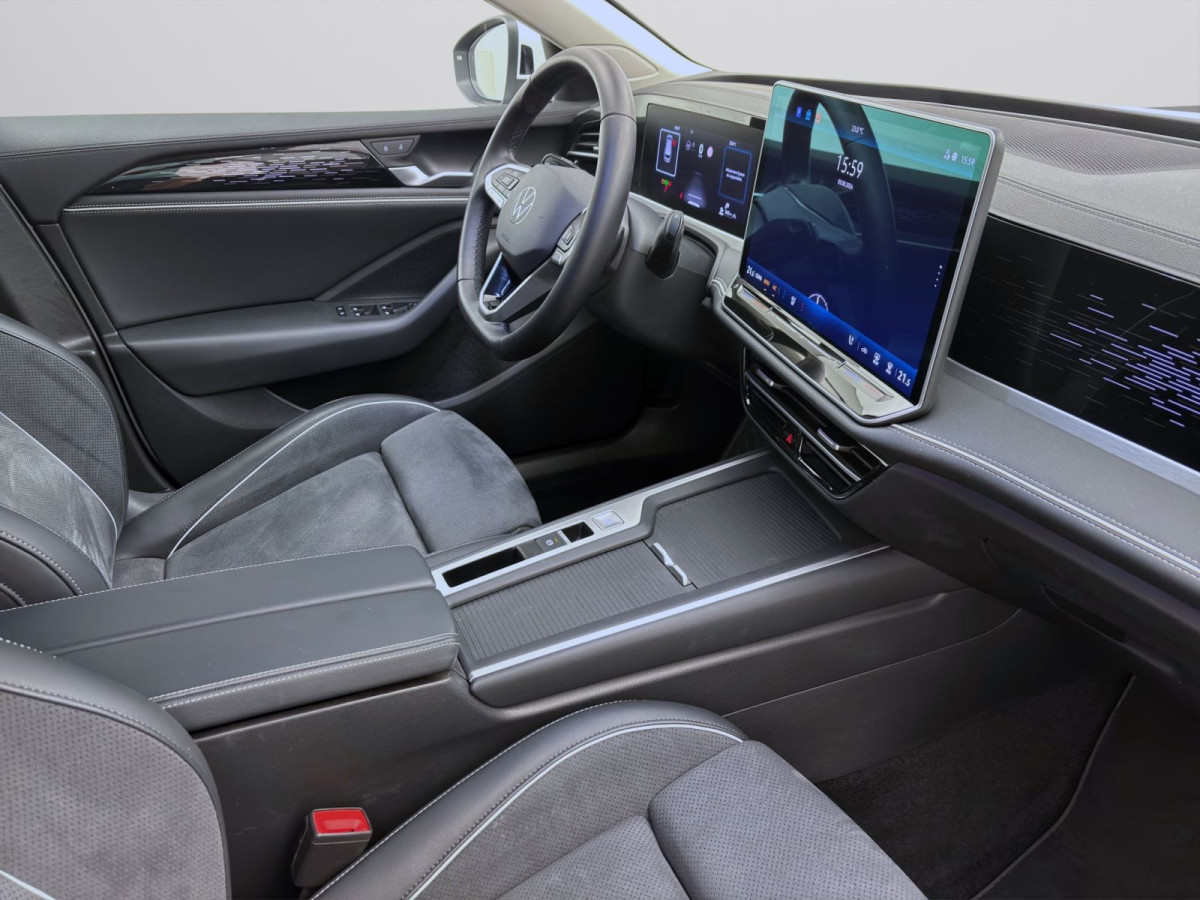 Thumb 17: Volkswagen Passat Variant 2.0 TDI DSG BUSINESS AHK KAMERA NAVI PDC