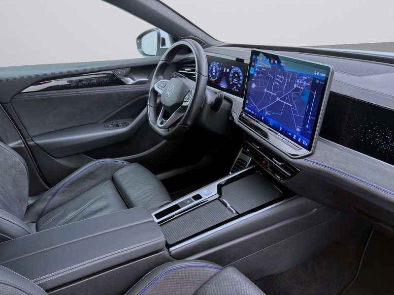 Bild 17: Volkswagen Passat Variant 2.0 TDI DSG 4M R-LINE STDHZG AHK KAMERA