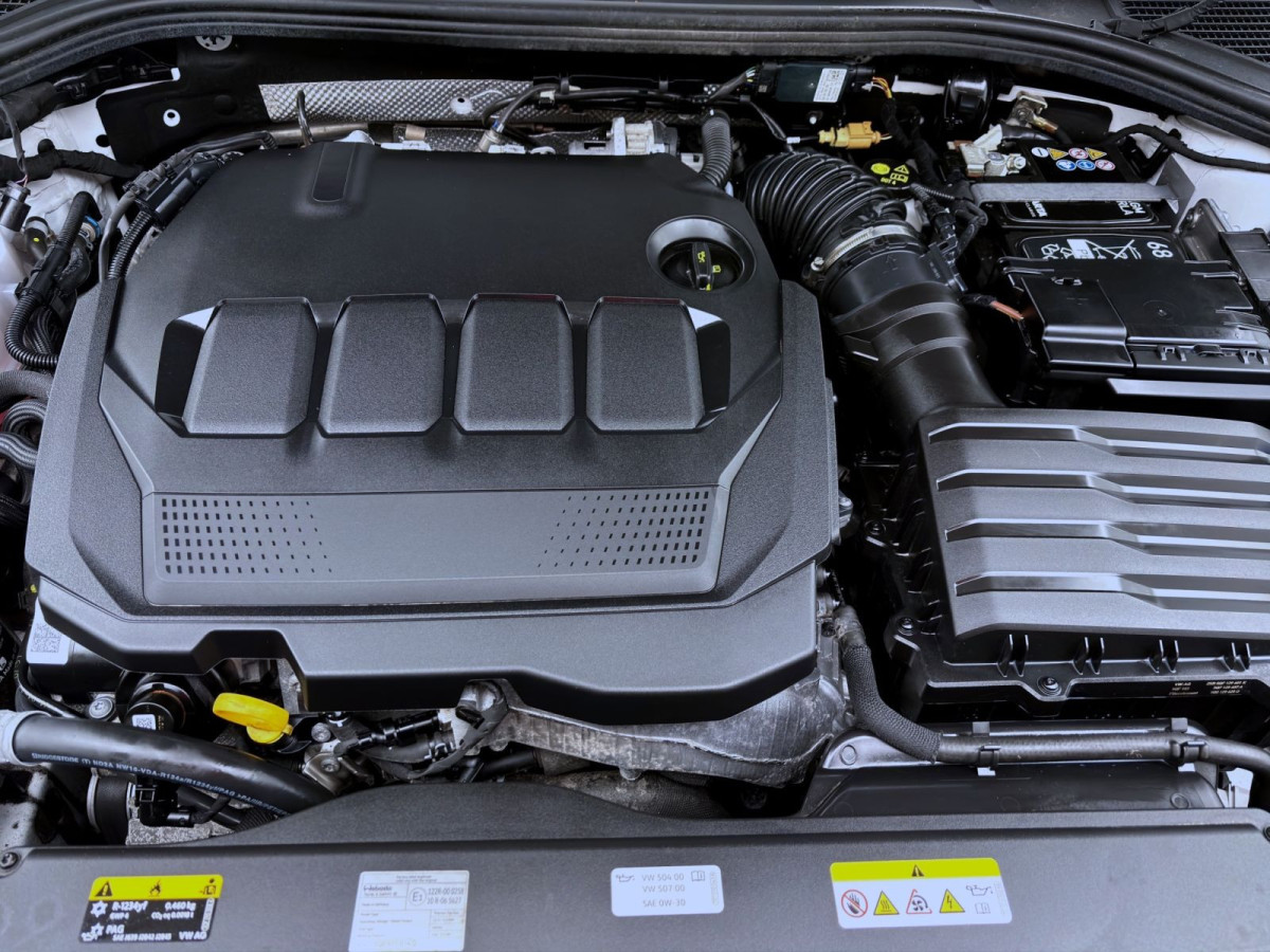 Thumb 18: Volkswagen Passat Variant 2.0 TDI DSG 4M R-LINE STDHZG AHK KAMERA