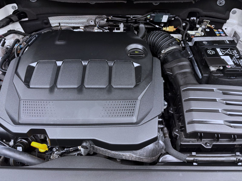 Bild 17: Škoda Karoq 2.0 TDI SELECTION NAVI KAMERA SITZHZG PDC
