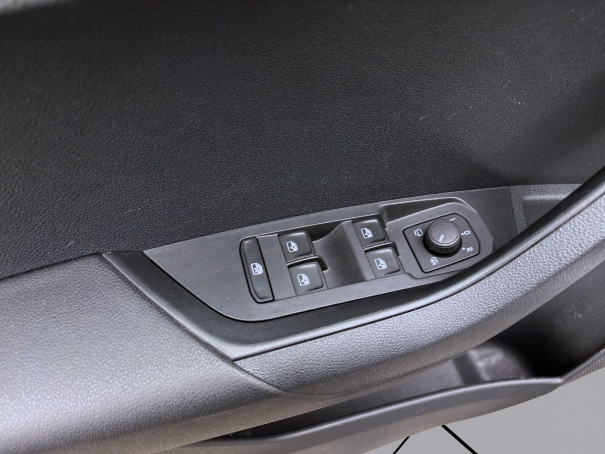 Thumb 9: Škoda Karoq 2.0 TDI SELECTION NAVI KAMERA SITZHZG PDC