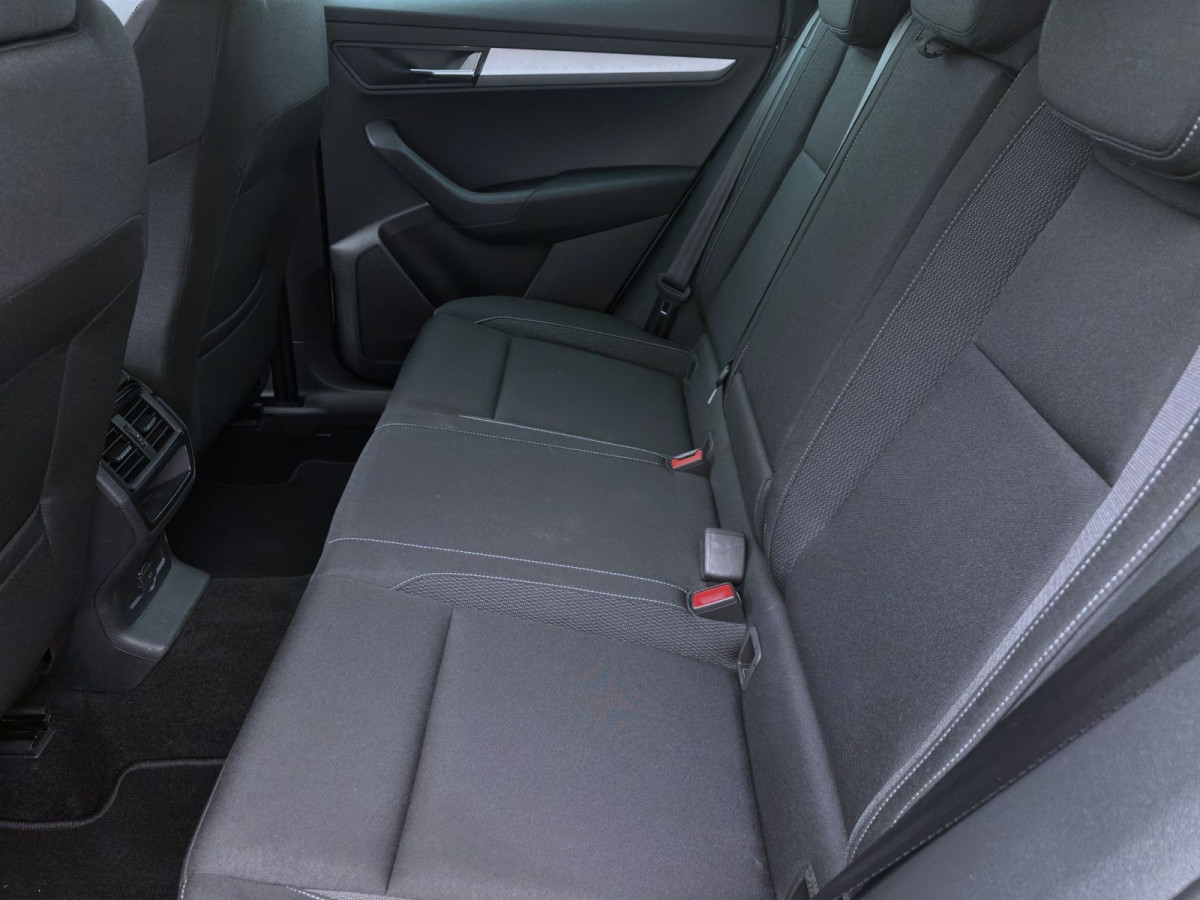 Thumb 14: Škoda Karoq 2.0 TDI SELECTION NAVI KAMERA SITZHZG PDC