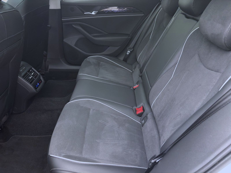 Bild 15: Volkswagen Passat Variant 2.0 TDI DSG ELEGANCE STDHZG PANO AHK NAVI