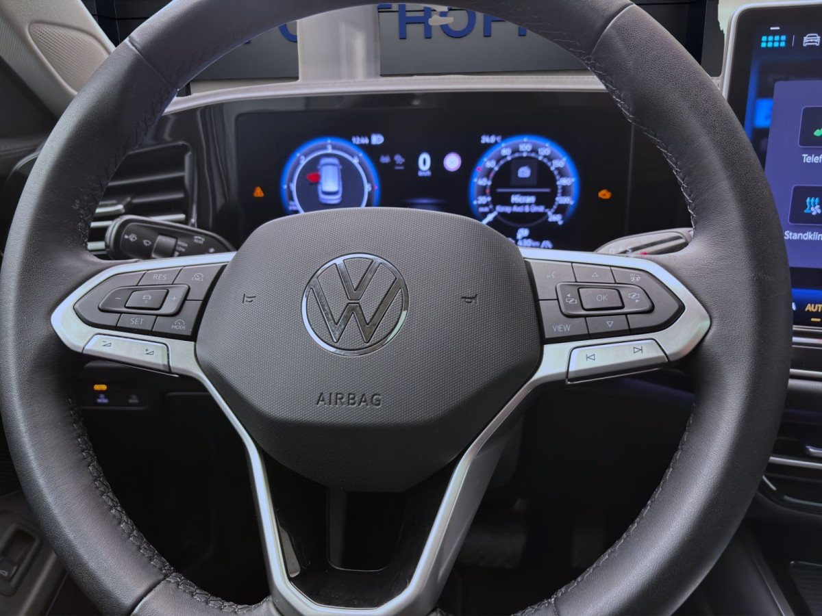 Thumb 12: Volkswagen Passat Variant 2.0 TDI DSG ELEGANCE STDHZG PANO AHK NAVI