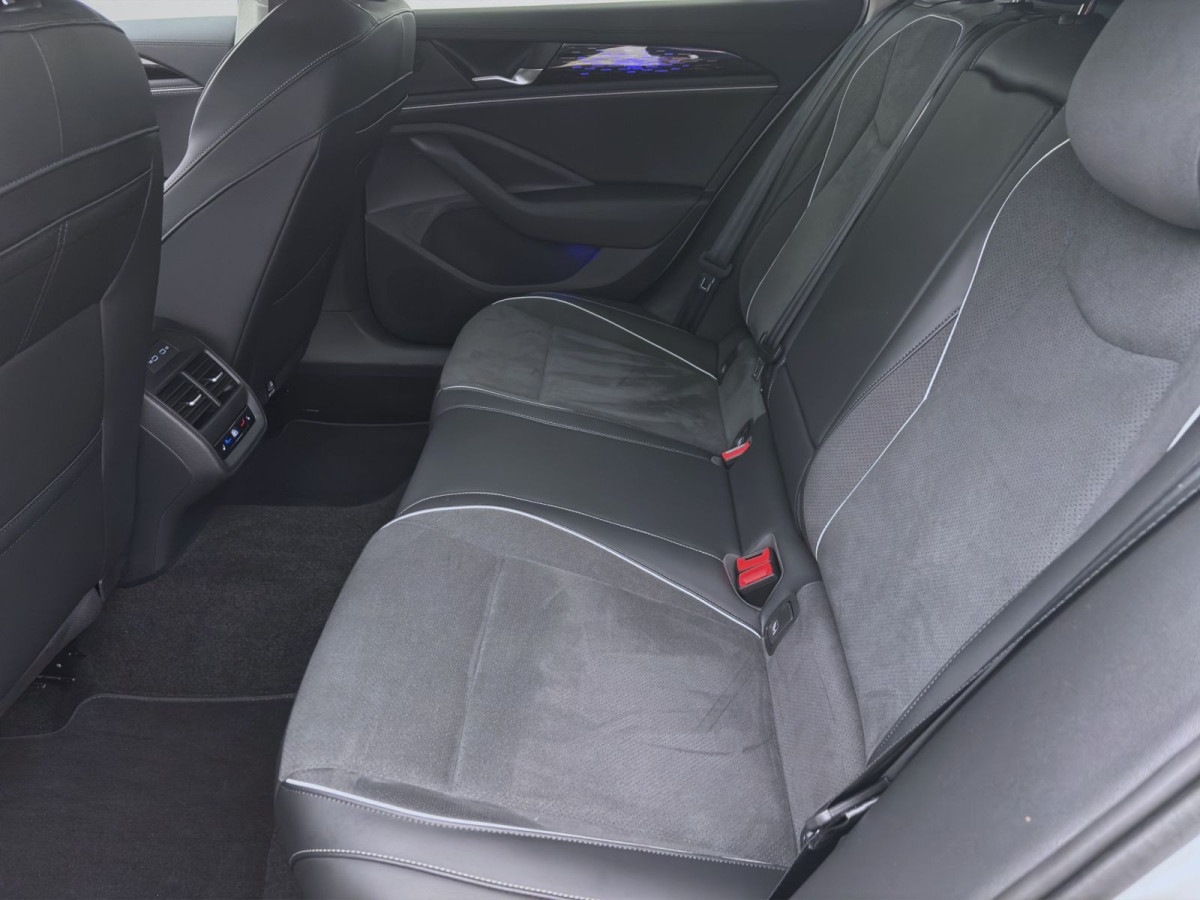 Thumb 15: Volkswagen Passat Variant 2.0 TDI DSG BUSINESS STDHZG AHK NAVI KAMERA